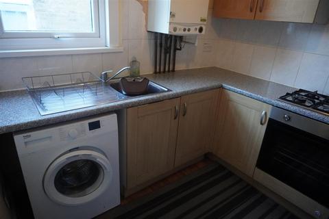 2 bedroom apartment to rent, Kings Road, London E11