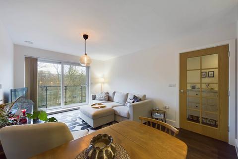 2 bedroom apartment for sale, The Embankment, Nash Mills