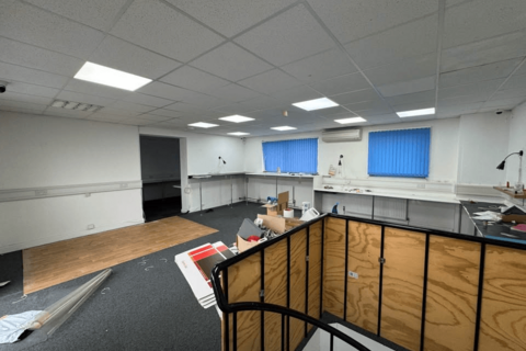 Office to rent, 1 Bristol Way, Slough SL1