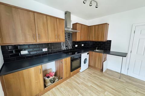 2 bedroom flat to rent, Charles Street, Newport,