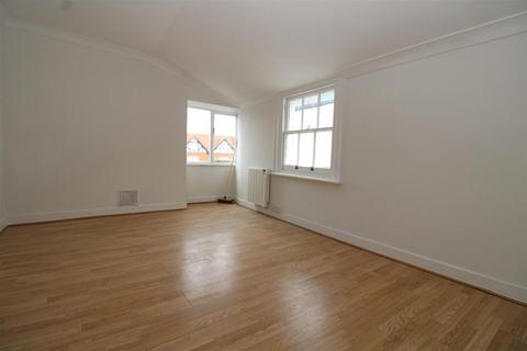 2 bedroom house to rent, Western Road, Littlehampton