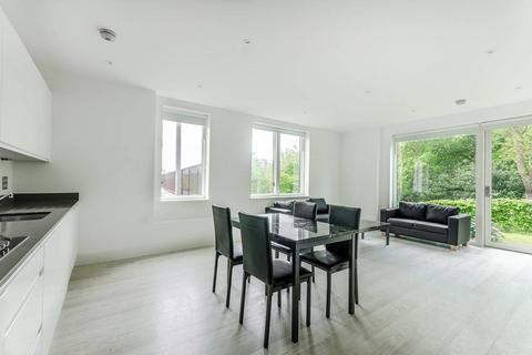 3 bedroom flat to rent, Lakeside Drive, Park Royal, London, NW10