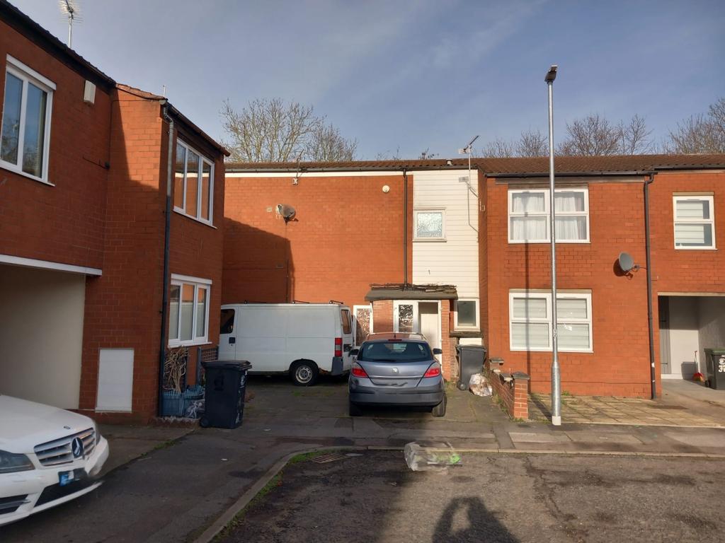 3 Bedroom end of Terrace House