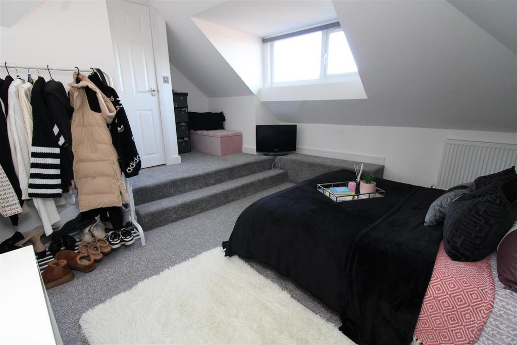 Bedroom 2.JPG