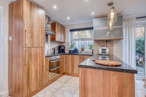 15 Atcham Close, Redditch, B98 0NY