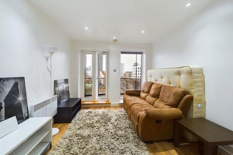 1 bedroom flat to rent, High Street, Stratford E15