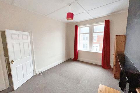 2 bedroom flat for sale, Northbourne Street, Gateshead, Tyne and Wear, NE8 4AE