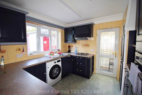 3 bedroom semi-detached house for sale, Layfield Crescent, London