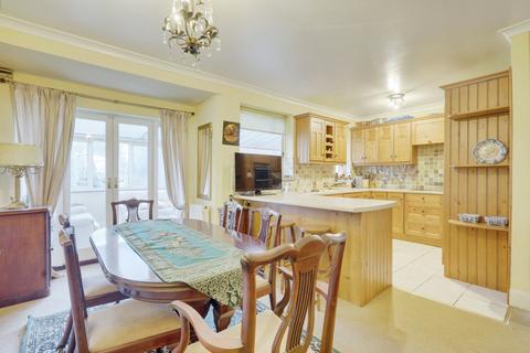 3 bedroom semi-detached house for sale, Barling Road, Southend-on-sea, SS3