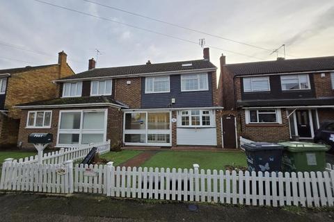 3 bedroom terraced house to rent, Prospect Road, Cheshunt, EN8