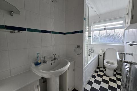 3 bedroom terraced house to rent, Prospect Road, Cheshunt, EN8