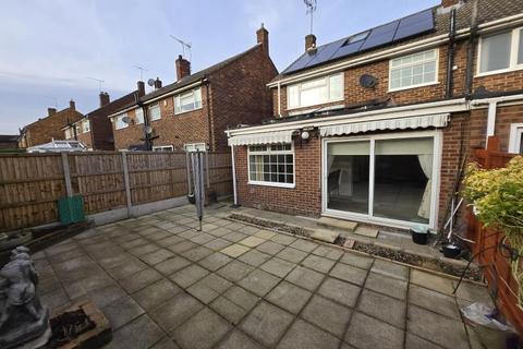 3 bedroom terraced house to rent, Prospect Road, Cheshunt, EN8