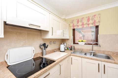 2 bedroom apartment for sale, Cwrt Bryn Coed, Coed Pella Road, Colwyn Bay, Conwy, LL29