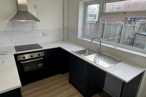 2 bedroom terraced house to rent, Cobbold Road, Haughgate Orchard, IP12