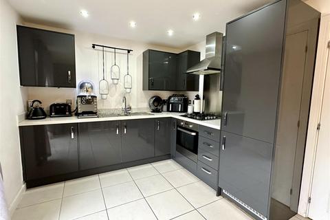 4 Bell Garth, Market Weighton, York, YO43 3GQ