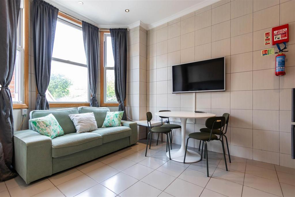 Living room area.jpg