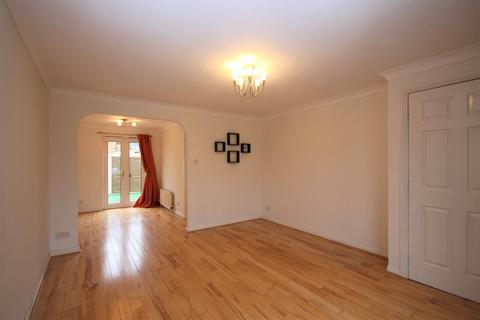 3 bedroom end of terrace house to rent, Elder Grove Avenue