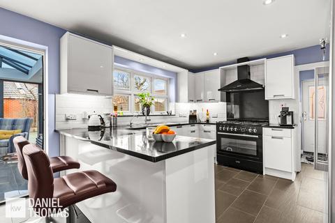 10 Rush Drive, Waltham Abbey, EN9 3YP