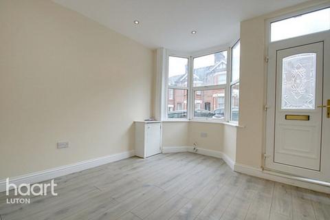 3 bedroom terraced house for sale, Russell Rise, Luton