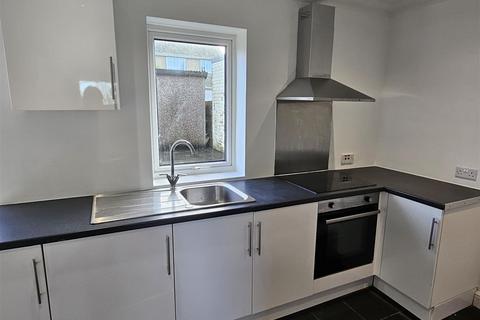 3 bedroom semi-detached house to rent, High Road, Whitehaven CA28