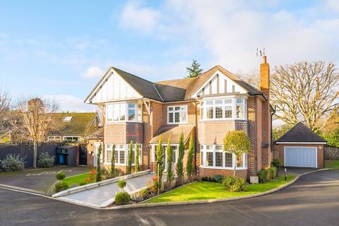 5 bedroom detached house for sale, Langham Close, Bromley, BR2 8QU