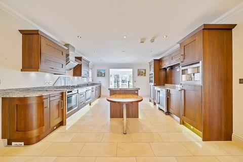 5 bedroom detached house for sale, Langham Close, Bromley, BR2 8QU