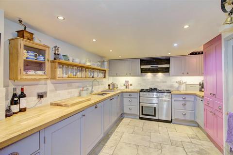 13 Burnivale, Malmesbury, SN16 0BL