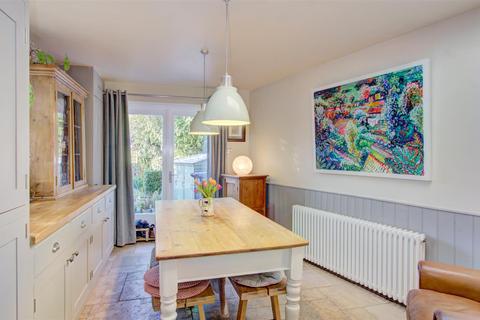13 Burnivale, Malmesbury, SN16 0BL