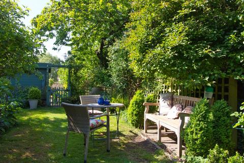 13 Burnivale, Malmesbury, SN16 0BL