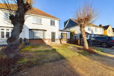 3 bedroom semi-detached house for sale, Avenue Road, Chelmsford