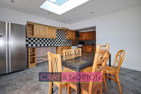 4 bedroom terraced house to rent, Chapman Road, Croydon, CR0