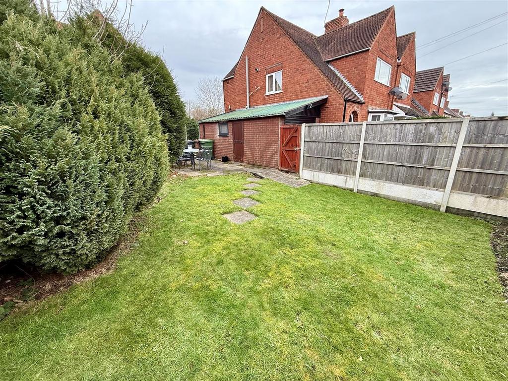 Additional side garden