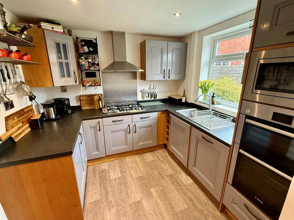 Dining kitchen