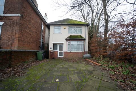 7 Birches Barn Road, Wolverhampton, WV3 7BW