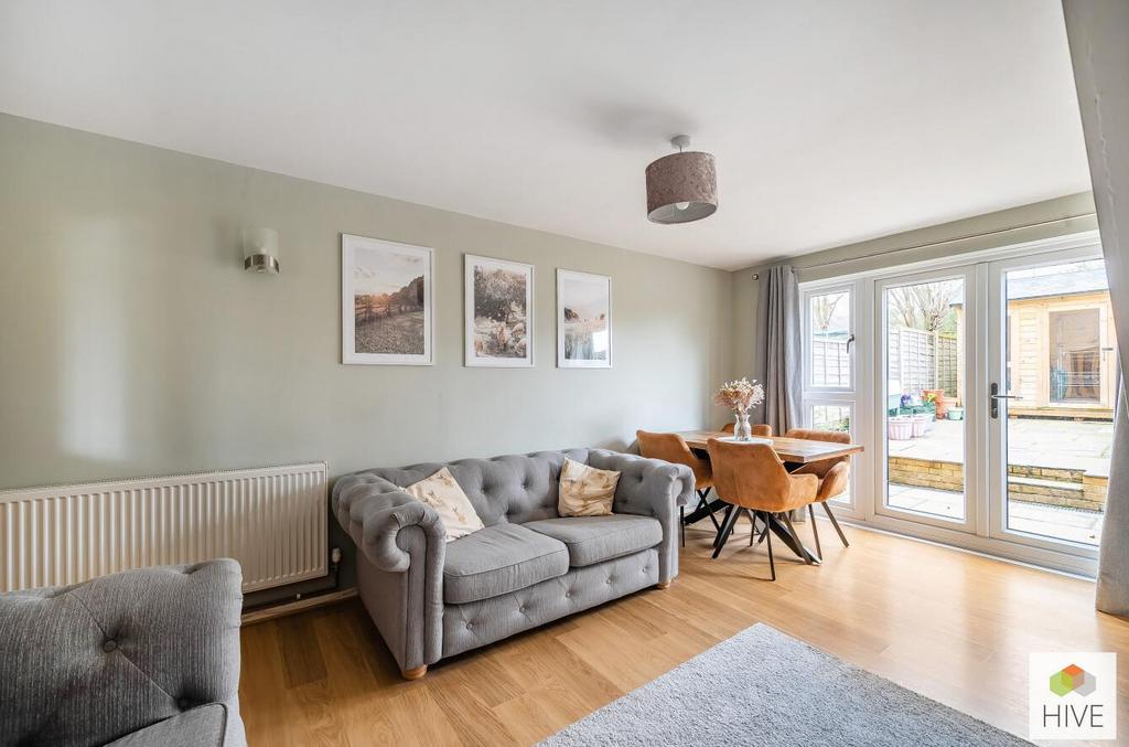 Sitting/Dining room