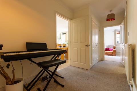 27 Greensleeves Drive, Warley, Brentwood, CM14 5WD