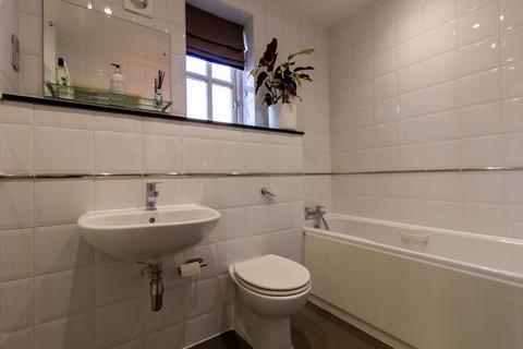 27 Greensleeves Drive, Warley, Brentwood, CM14 5WD