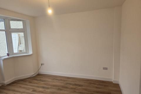 3 bedroom terraced house to rent, Park View, Wembley HA9