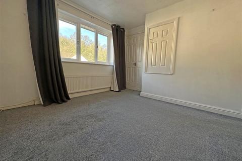 2 bedroom townhouse to rent, The Elms, Nottingham NG4