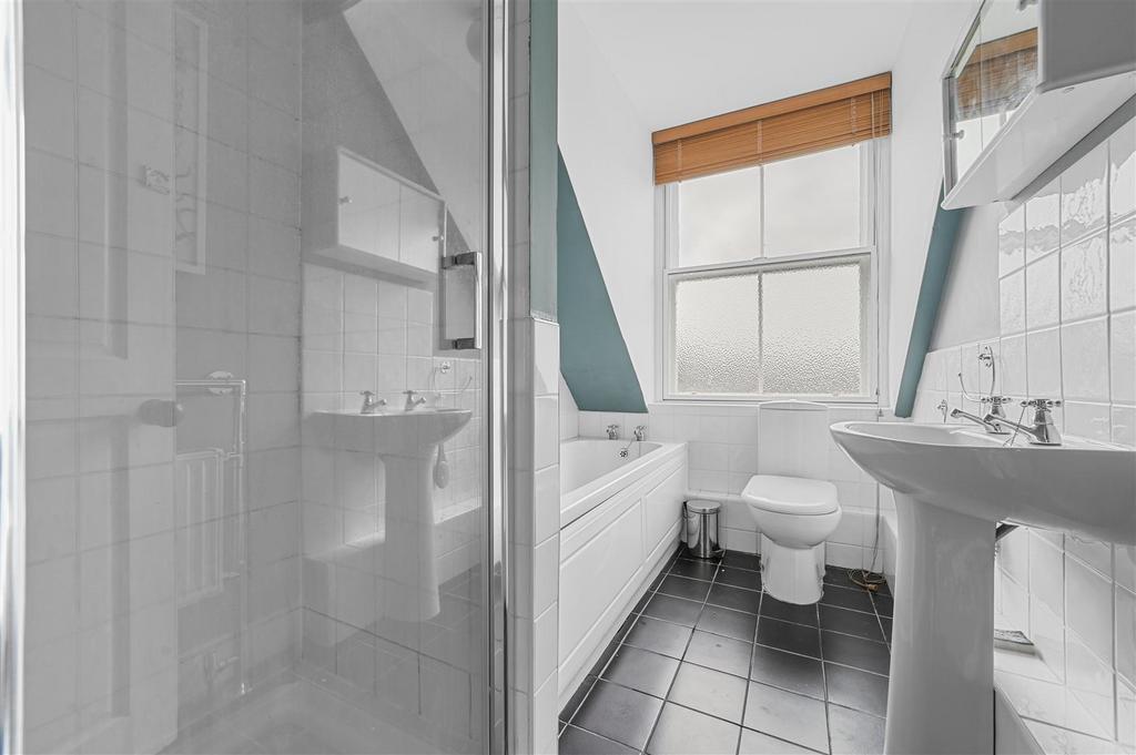 2 nd floor bathroom