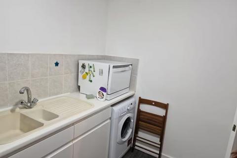 1 bedroom flat to rent, Burnt Ash Hill, Lewisham, London, SE12