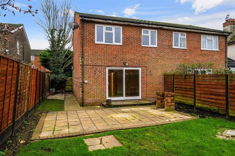 3 bedroom semi-detached house to rent, Tonbridge Close, Woodmansterne