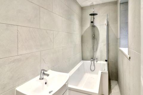 3 bedroom terraced house to rent, Elliots Town, New Tredegar NP24