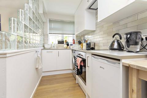 1 bedroom flat for sale, Sawyers Lawn, London W13