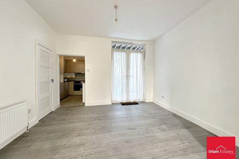 3 bedroom end of terrace house for sale, Liverpool Road, Irlam, M44