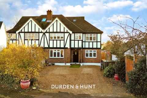 undefined, Meadow Walk, South Woodford E18