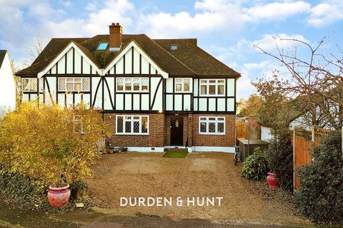 undefined, Meadow Walk, London E18