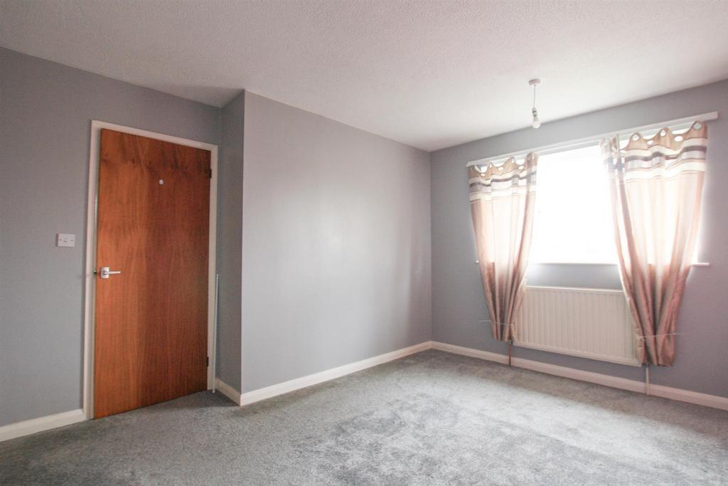 Bedroom 1.jpg