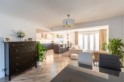 7 Olivers Mill, New Ash Green, Longfield, DA3 8RE