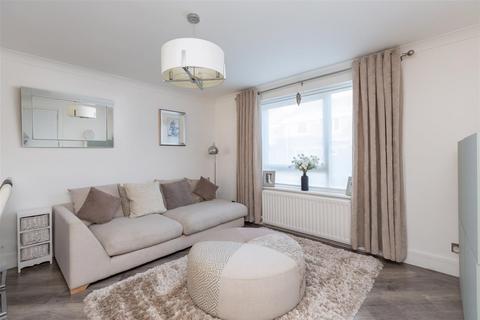 7 Olivers Mill, New Ash Green, Longfield, DA3 8RE